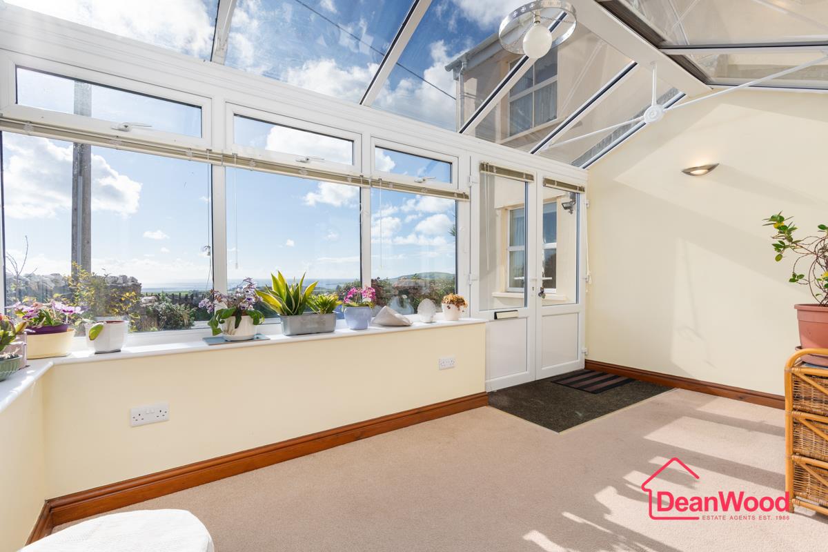 Bay View Cottage, Glen Road, Colby. - Photo 5 of 25