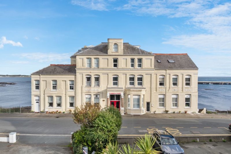 10 Carrick Court, Bay View Road, Port St Mary IM9 5AL.