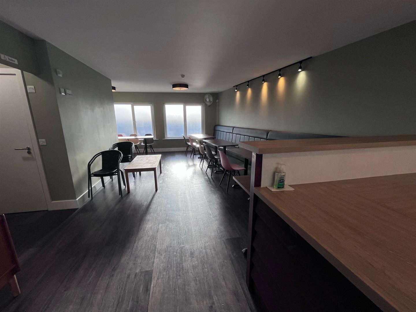 Unit 1, 26 Main Road Onchan. - Photo 5 of 8