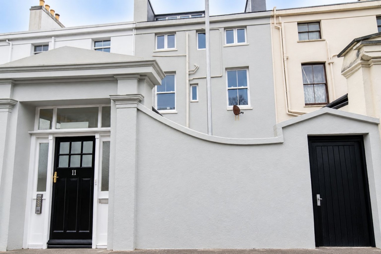 Flat 3, 11, Fort William, Douglas, IM1 5BQ. - Photo 1 of 15