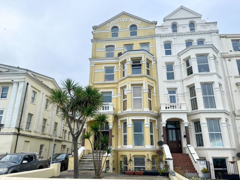 Grosvenor Court Apartments, Flat 8, 1, Central Promenade, Douglas, IM2 4LN.