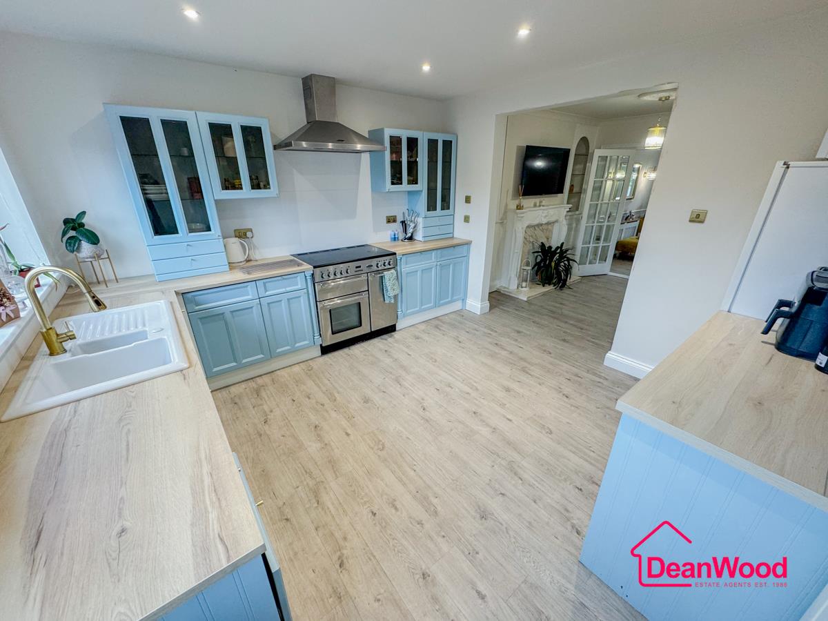 22 Ellan Park, Ramsey, Isle Of Man. - Photo 5 of 23