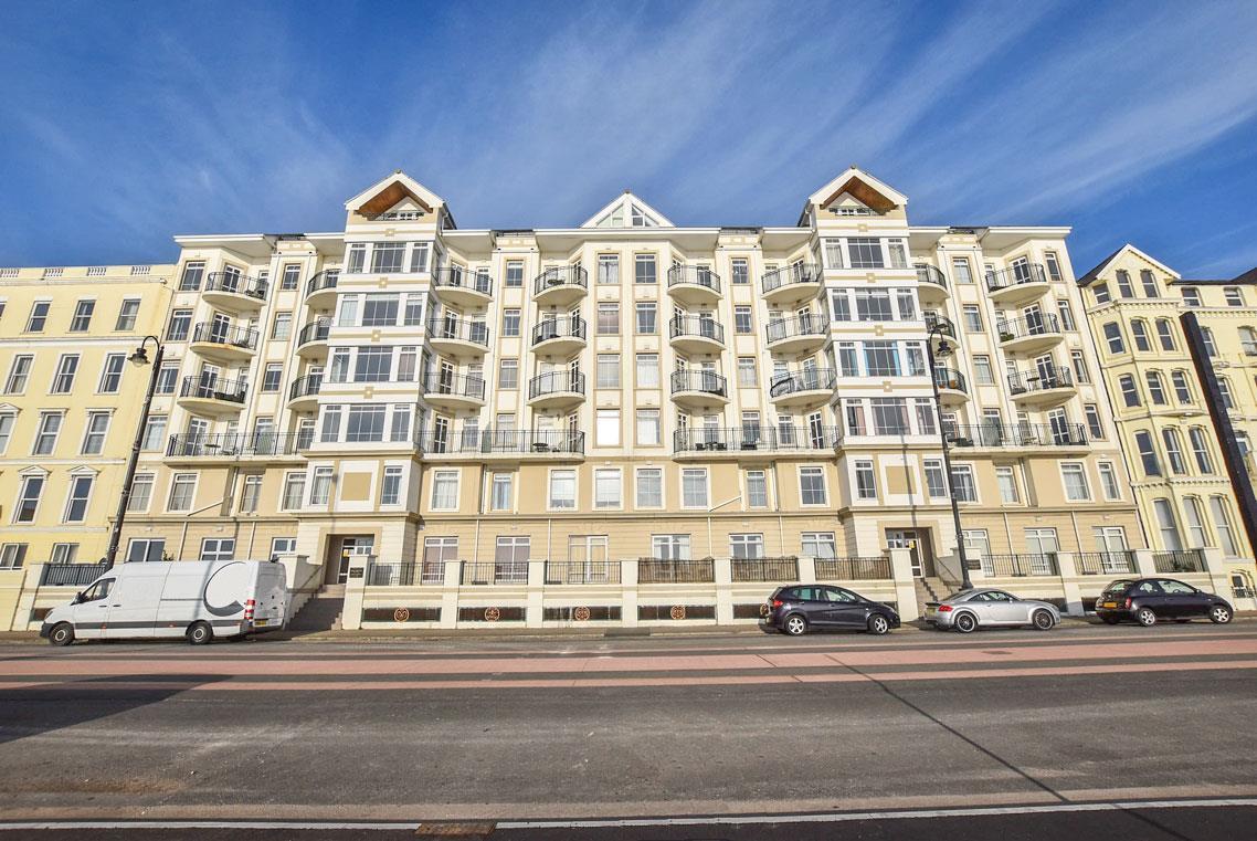 60 Queens Apartments, Palace Terrace Douglas. - Photo 1 of 10