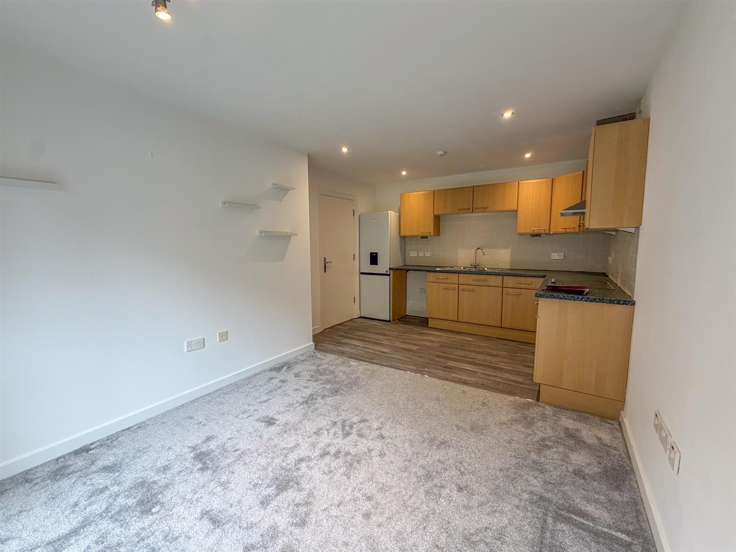 60 Queens Apartments, Palace Terrace Douglas. - Photo 5 of 10