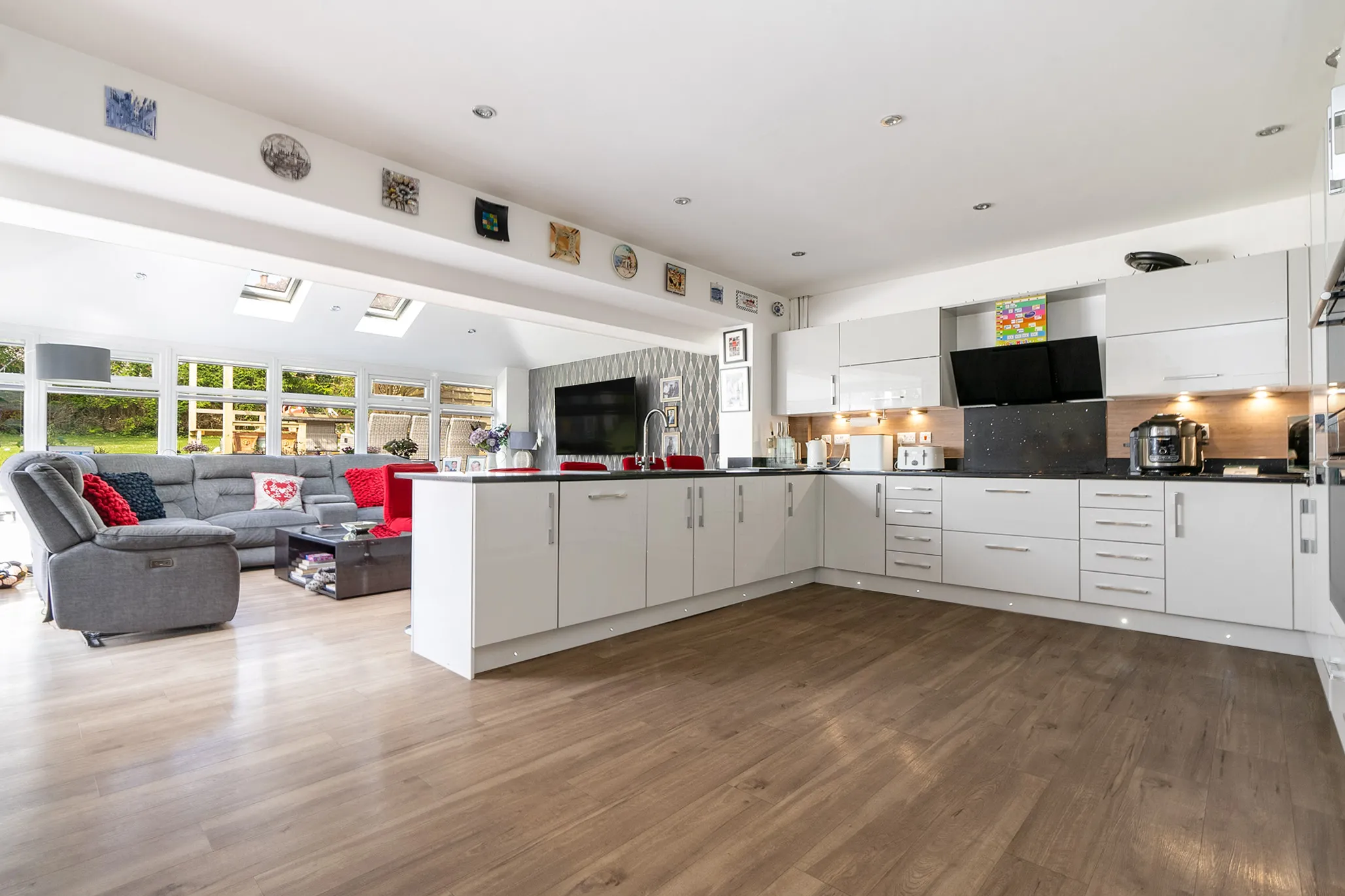The Cottage, 39 Vicarage Park, Douglas. - Photo 5 of 33