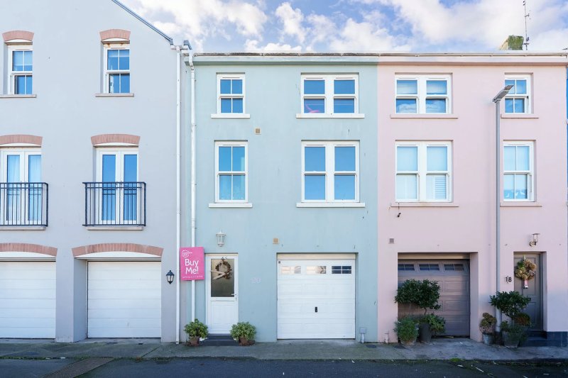 20 Stanley Mount, Peel.