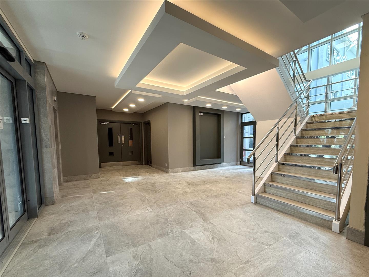 Part Ground Floor, St Georges Court, Myrtle Street Douglas. - Photo 4 of 9