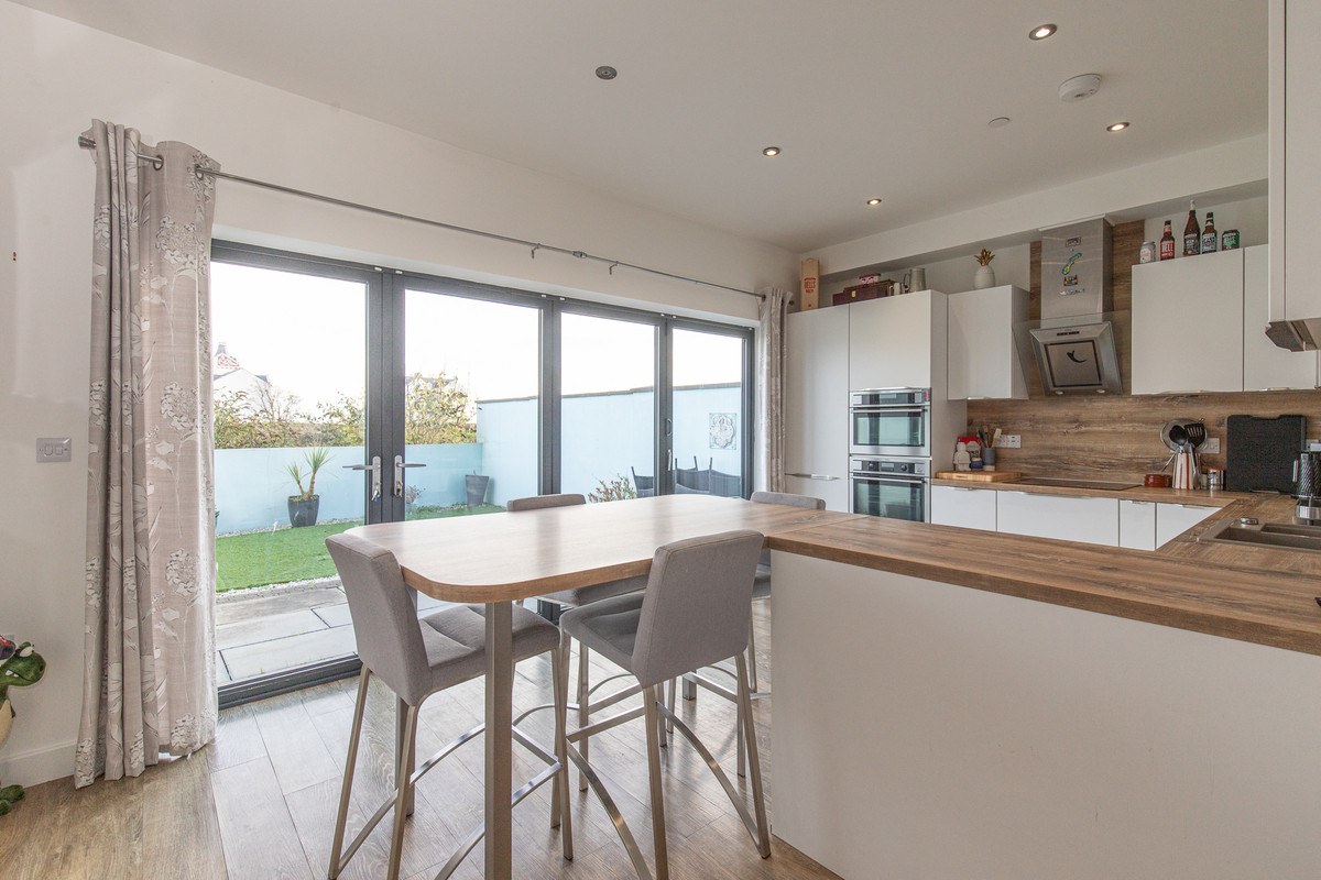 North Shore Road, Isle Of Man, IM8 3, Ramsey. - Photo 4 of 31