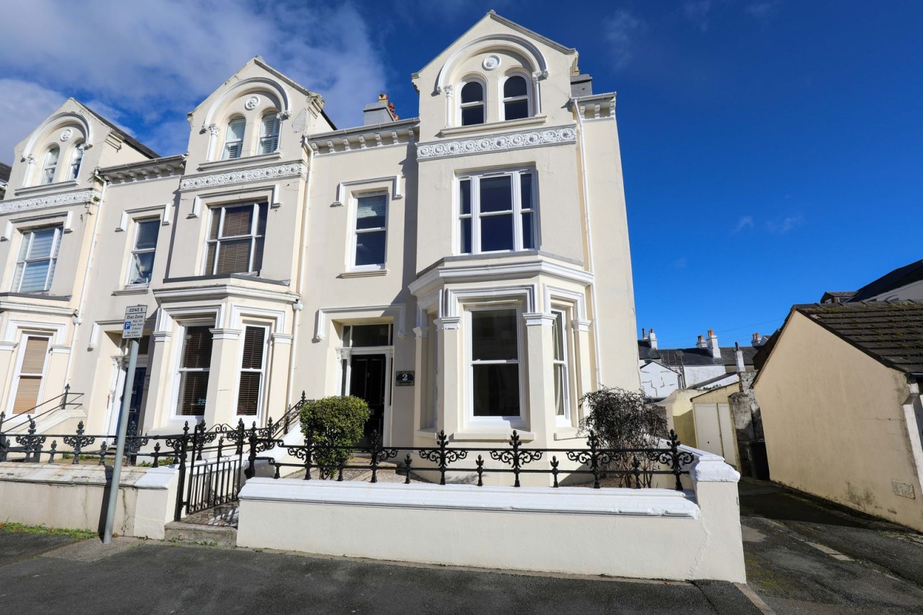 2, Selborne Road, Douglas, IM1 4BU. - Photo 1 of 26