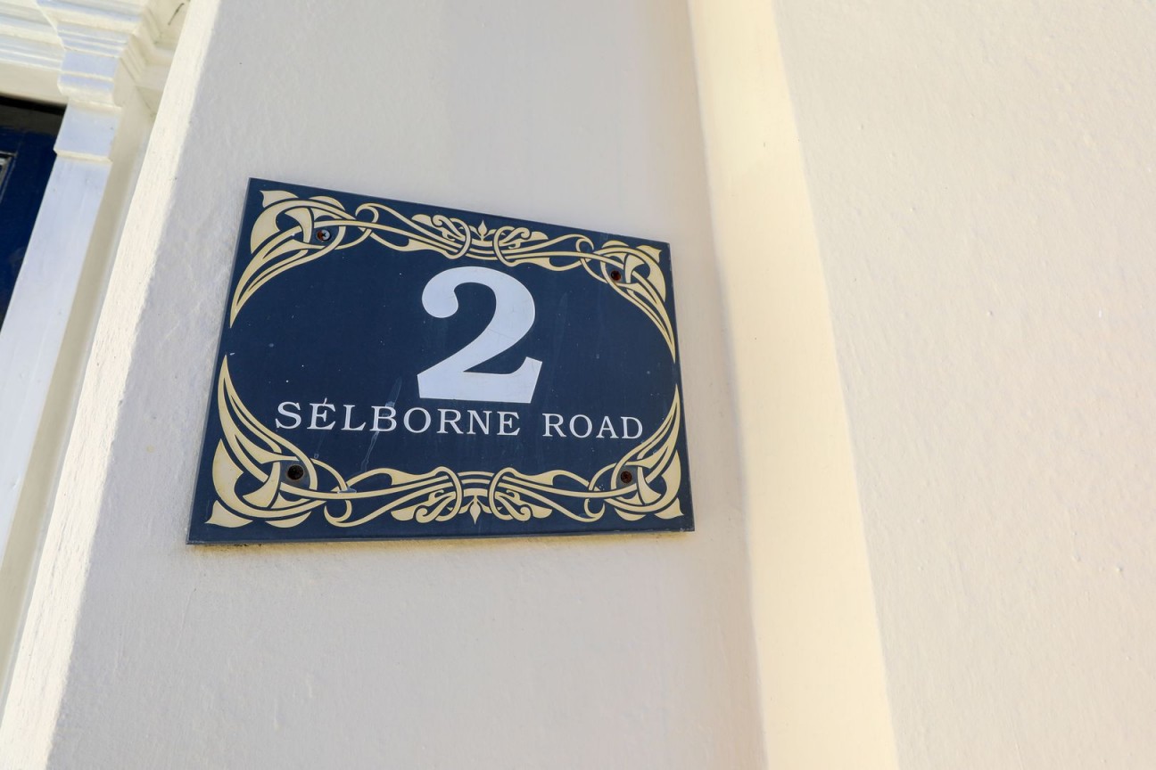 2, Selborne Road, Douglas, IM1 4BU. - Photo 3 of 26
