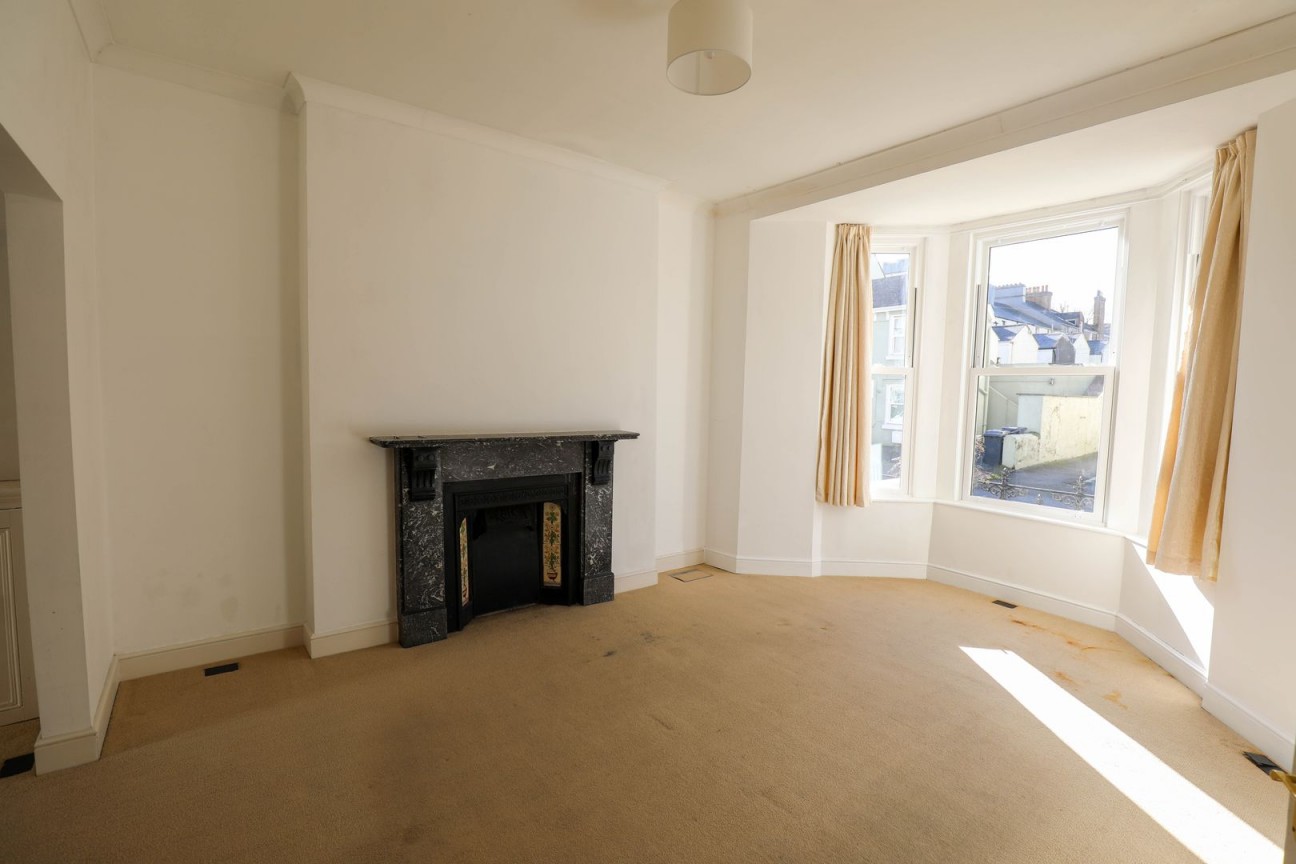 2, Selborne Road, Douglas, IM1 4BU. - Photo 5 of 26