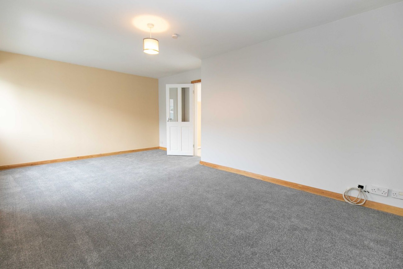 12, Bemahague Avenue, Onchan, IM3 4AS. - Photo 4 of 23