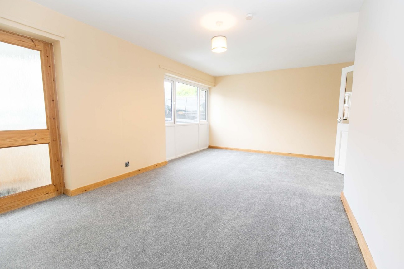 12, Bemahague Avenue, Onchan, IM3 4AS. - Photo 5 of 23