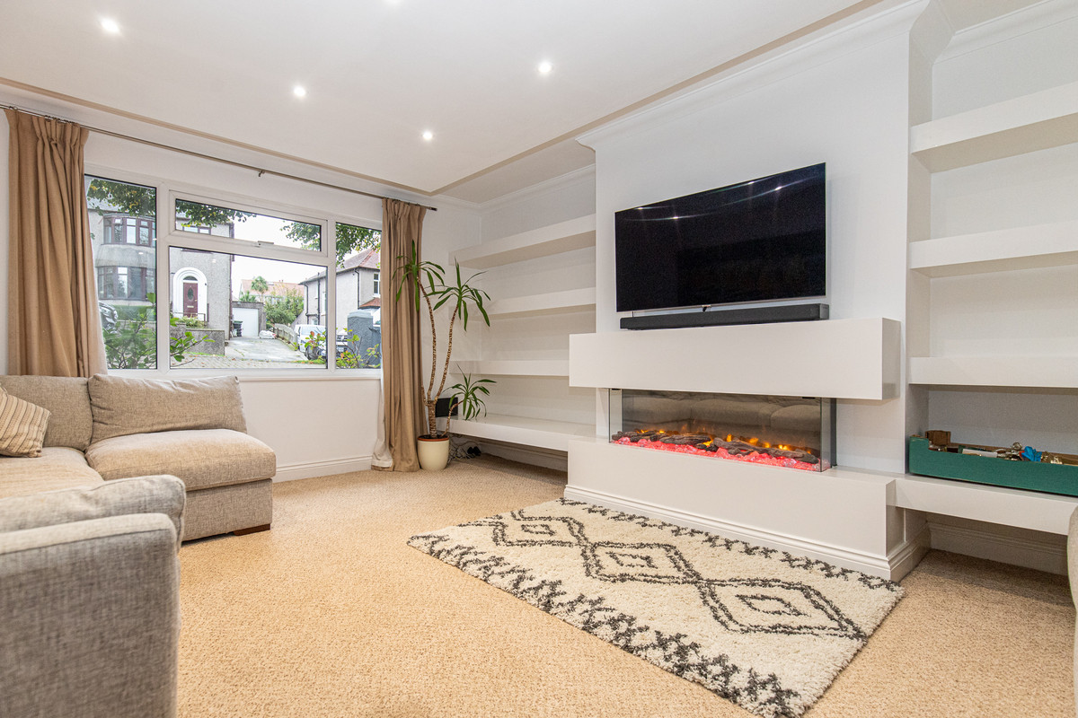 High View Road, Isle Of Man, IM2 5, Douglas. - Photo 3 of 26