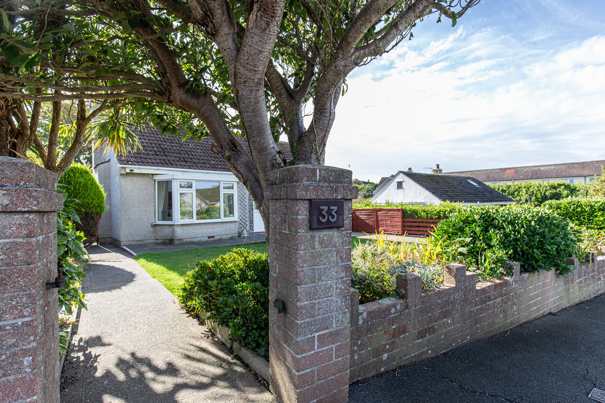 QUEENS Drive, Isle Of Man, IM5 1, Peel. - Photo 2 of 32