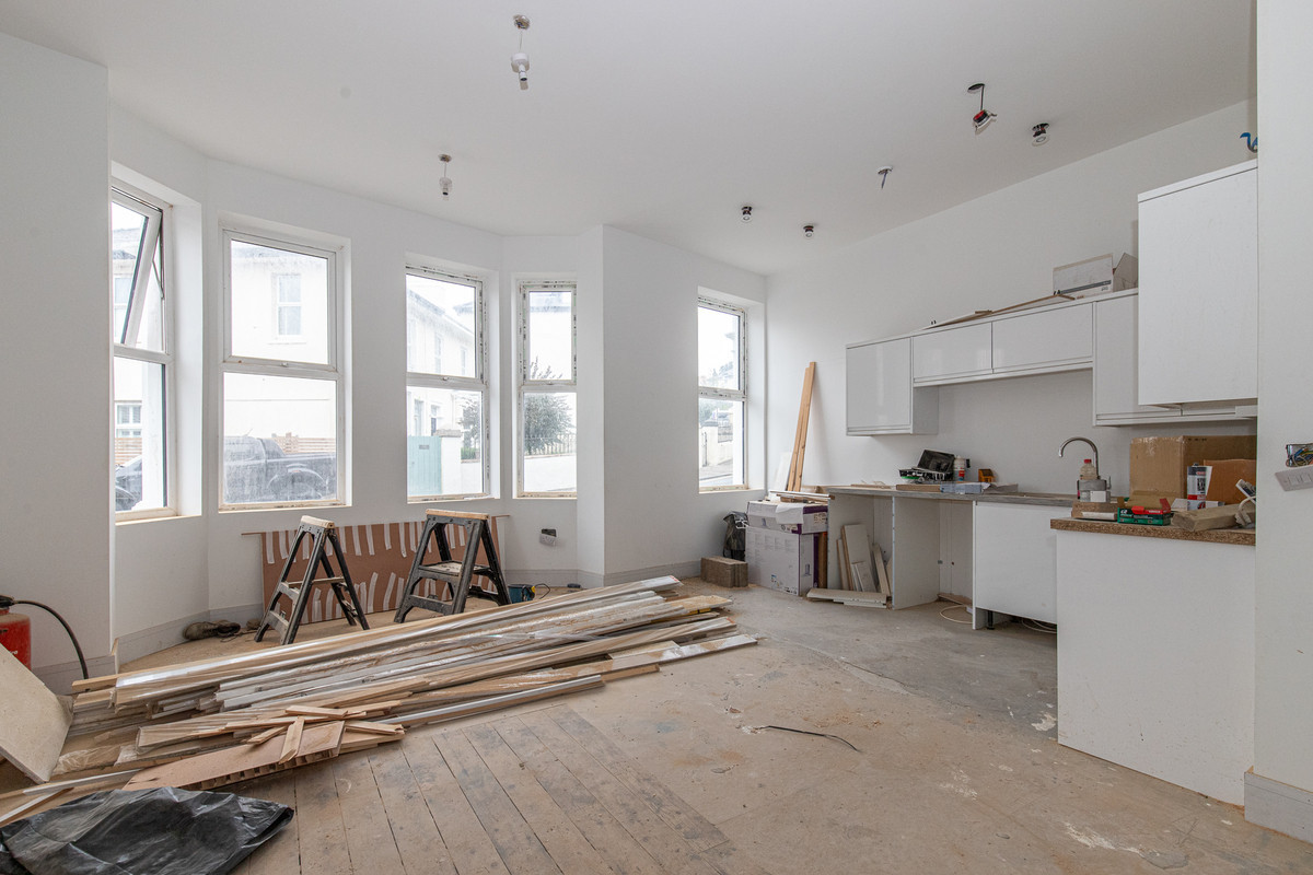 Victoria Road, Isle Of Man, IM2 4, Douglas. - Photo 2 of 9