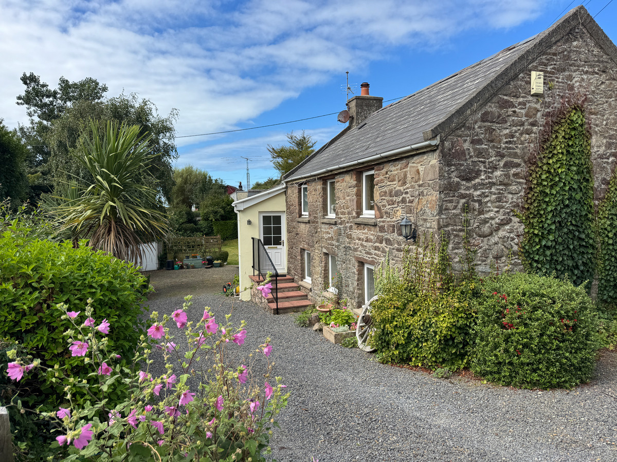 Lhergydhoo, Isle Of Man, IM5 2, Peel. - Photo 1 of 48