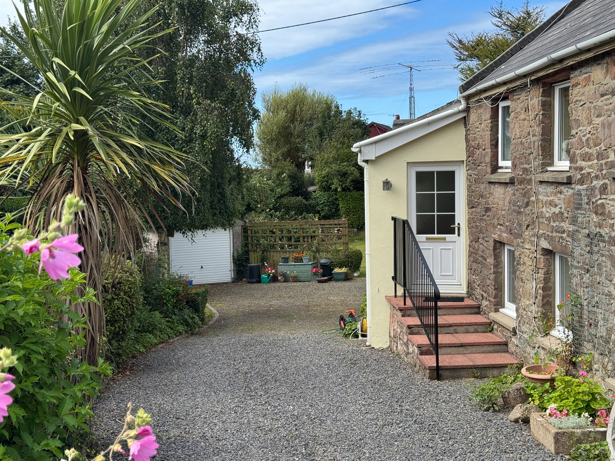 Lhergydhoo, Isle Of Man, IM5 2, Peel. - Photo 4 of 48