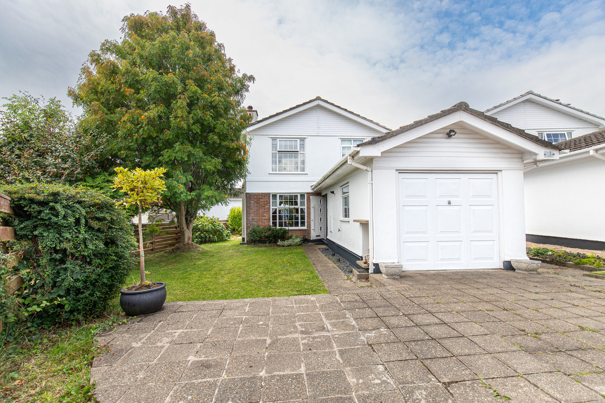 Pine Hill, Isle Of Man, IM2 5, Braddan. - Photo 1 of 36