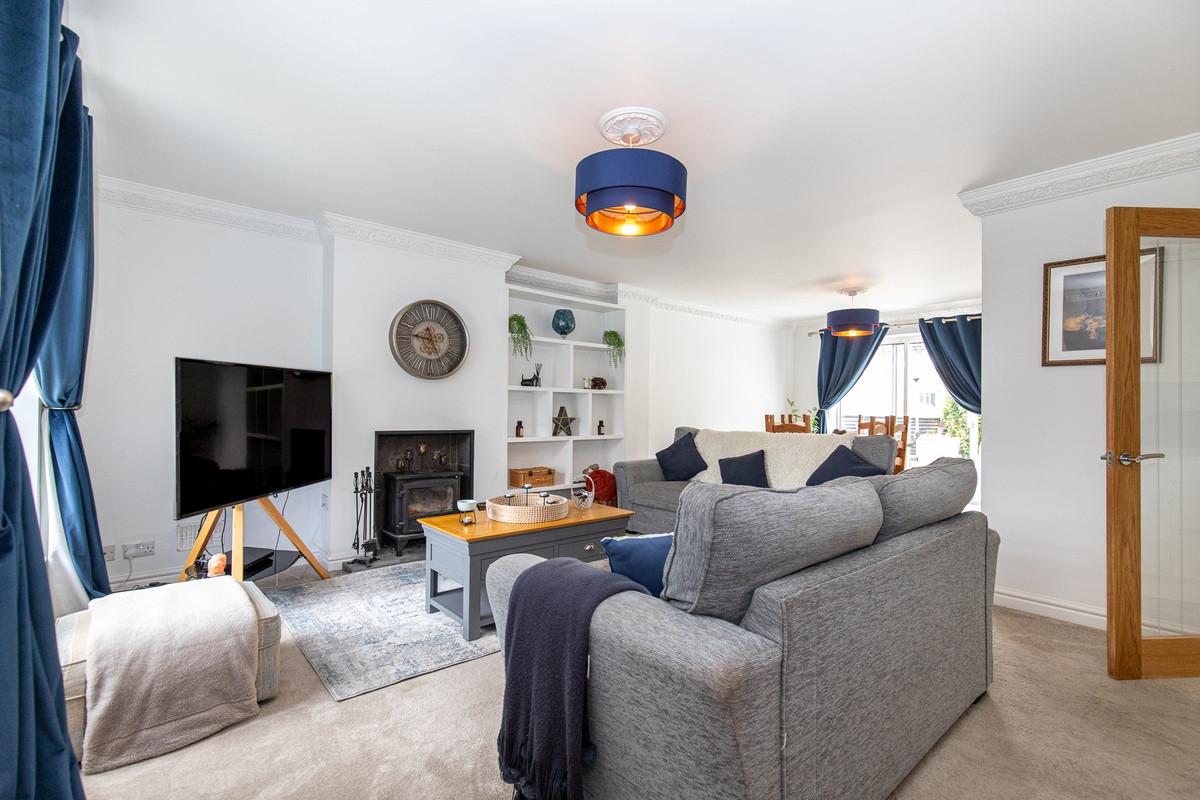 Pine Hill, Isle Of Man, IM2 5, Braddan. - Photo 3 of 36