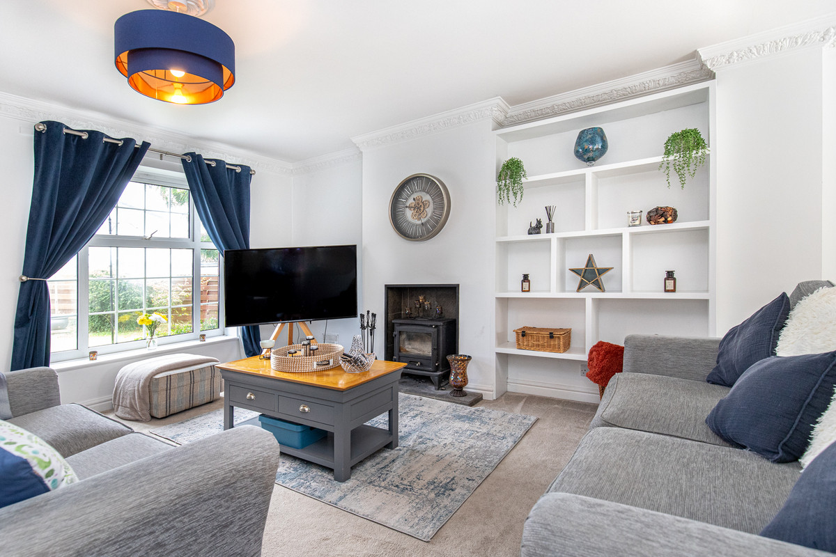 Pine Hill, Isle Of Man, IM2 5, Braddan. - Photo 4 of 36