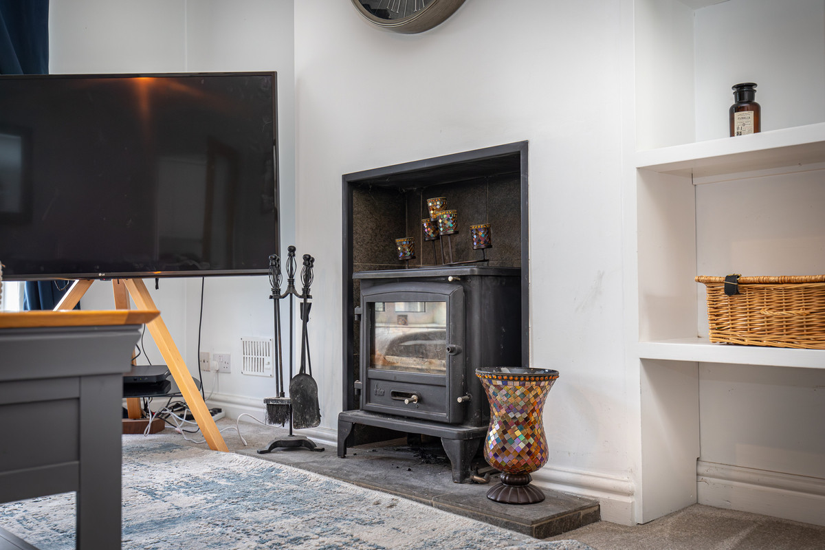Pine Hill, Isle Of Man, IM2 5, Braddan. - Photo 5 of 36