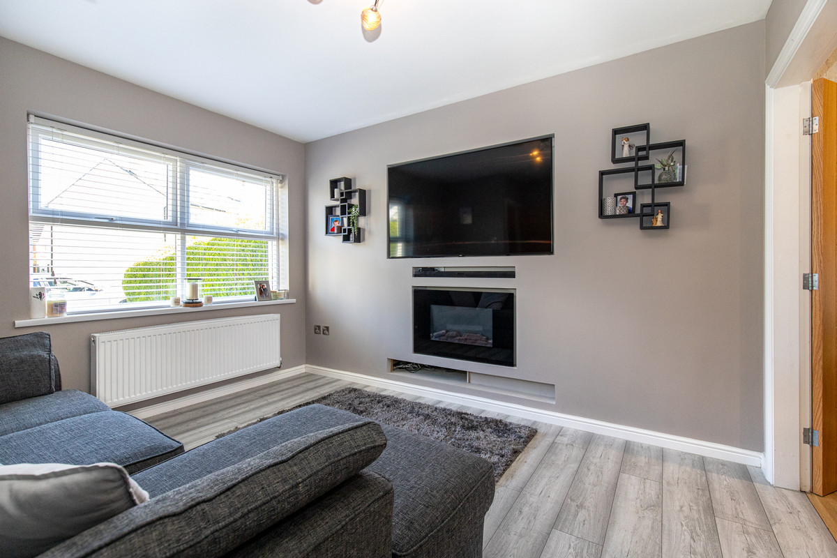 Lakeside Road, Isle Of Man, IM2 7, Onchan. - Photo 3 of 28