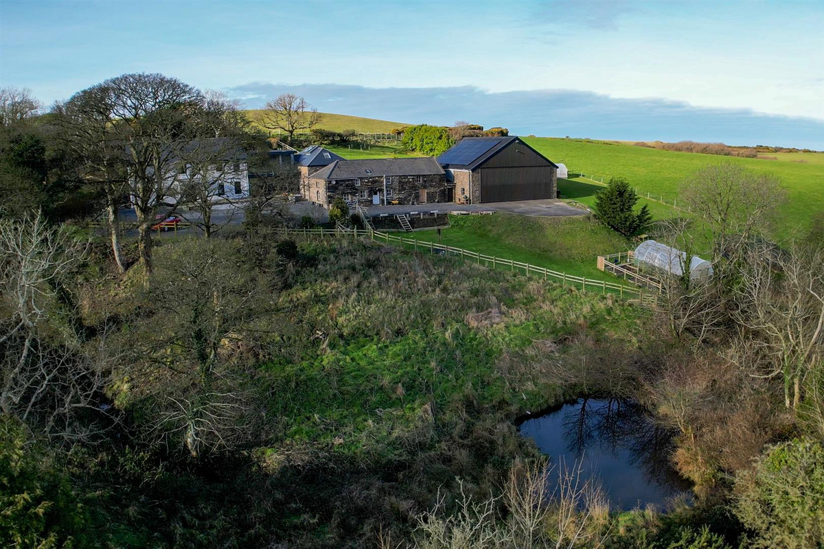Stockfield Road, Isle Of Man, IM6 1, Kirk Michael. - Photo 4 of 36