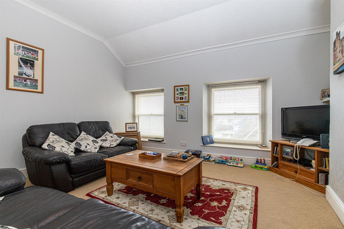 Douglas Street, Isle Of Man, IM5 1, Peel. - Photo 3 of 32