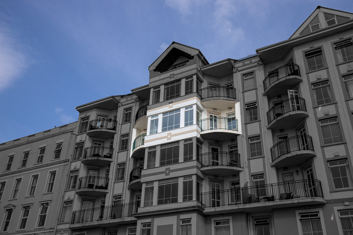 Queens Apartments, Isle Of Man,, Douglas. - Photo 2 of 23