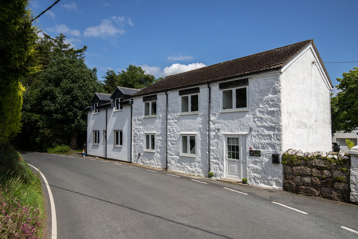 Bayrauyr Road, St Marks, Isle Of Man, IM9 3, Santon. - Photo 1 of 49
