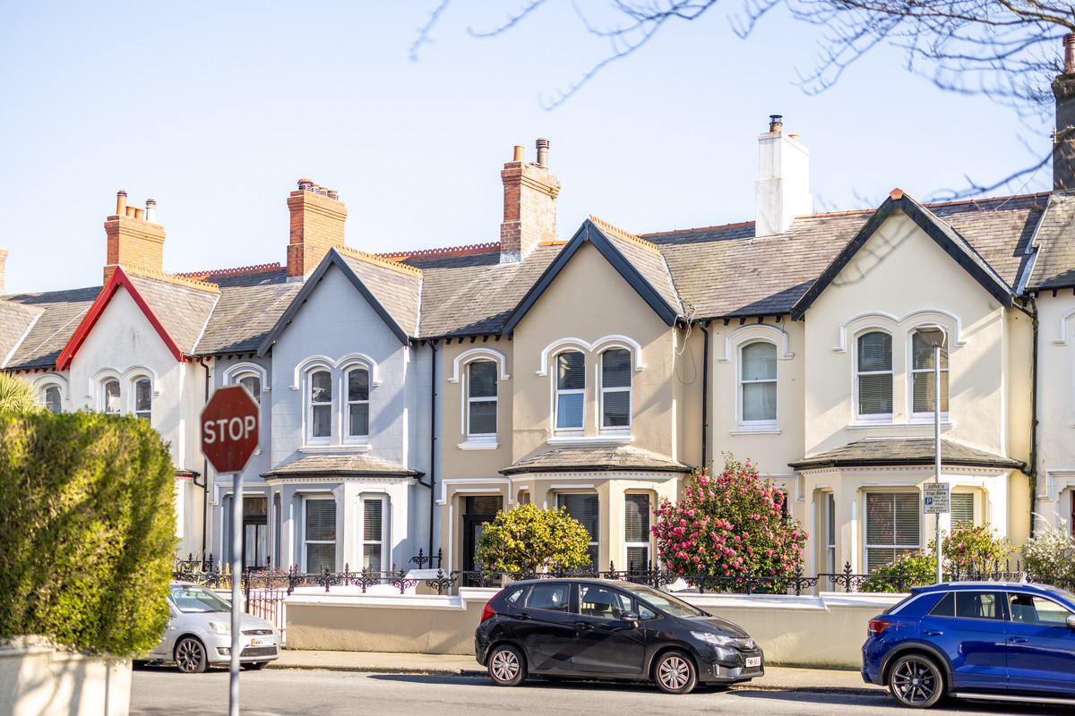 Hawarden Avenue, Douglas, IM1 4. - Photo 2 of 33