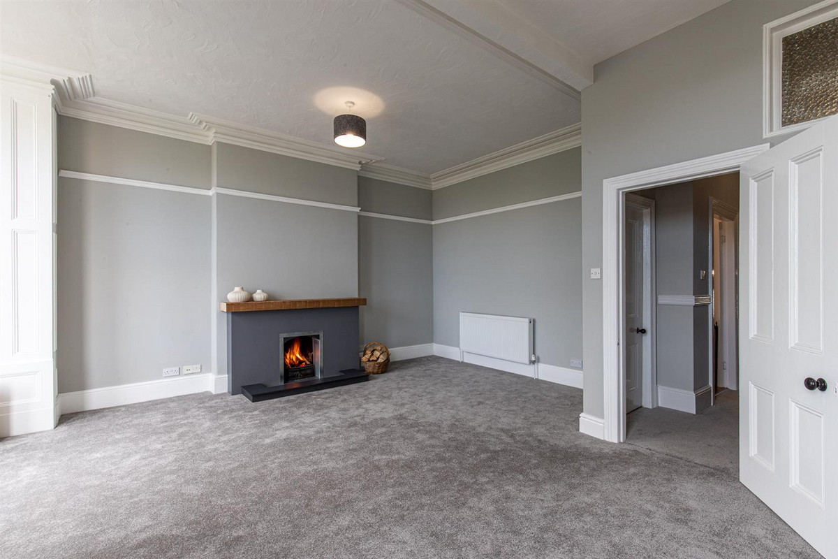 Bay View Road, Isle Of Man, IM9 5, Port St Mary. - Photo 4 of 44