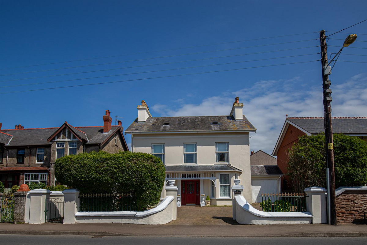 Tynwald Road, Isle Of Man, IM5 1, Peel. - Photo 1 of 42