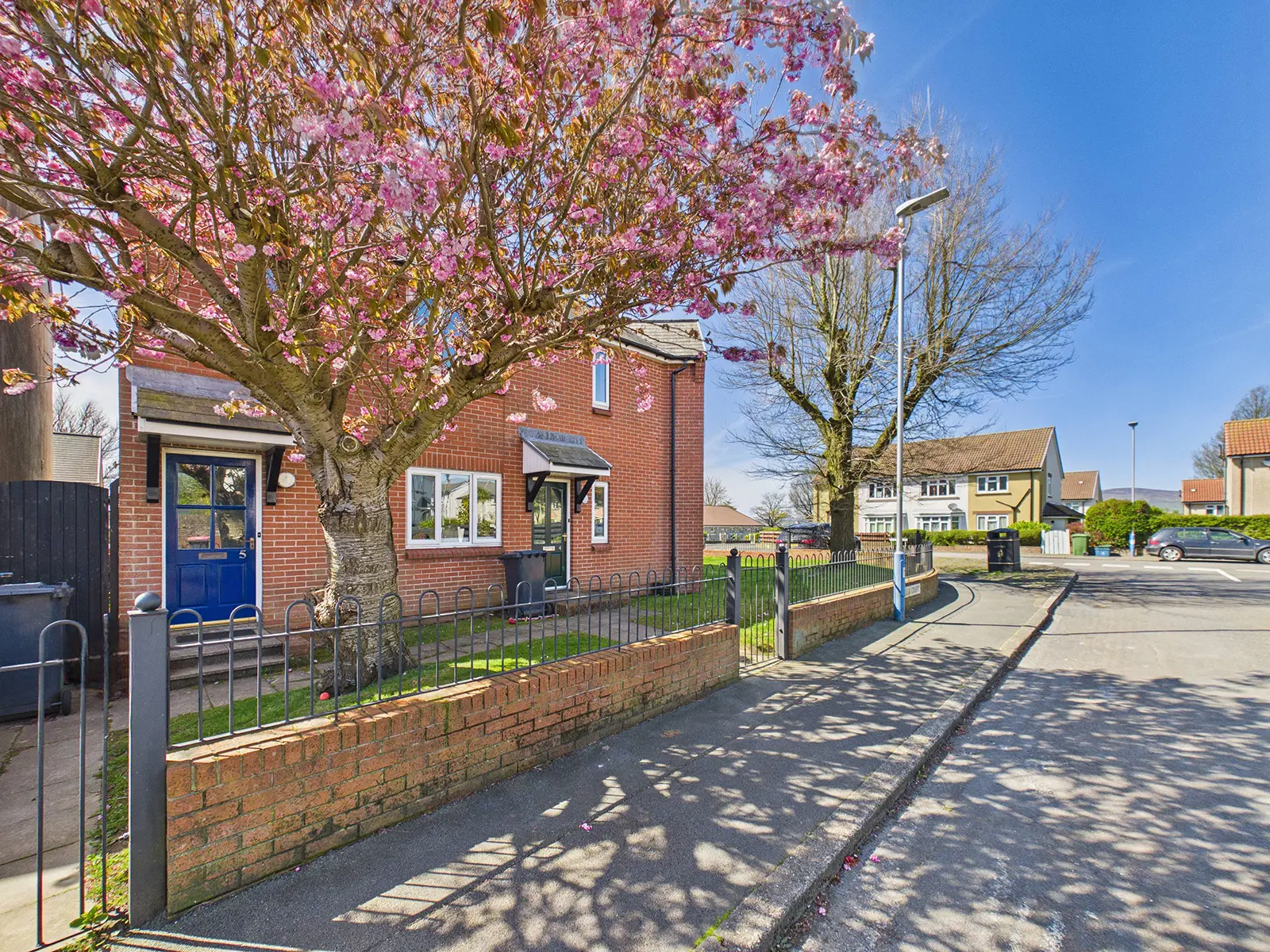 5 Fenella Court, Douglas, Isle Of Man, Isle Of Man, IM2 6PH. - Photo 1 of 14