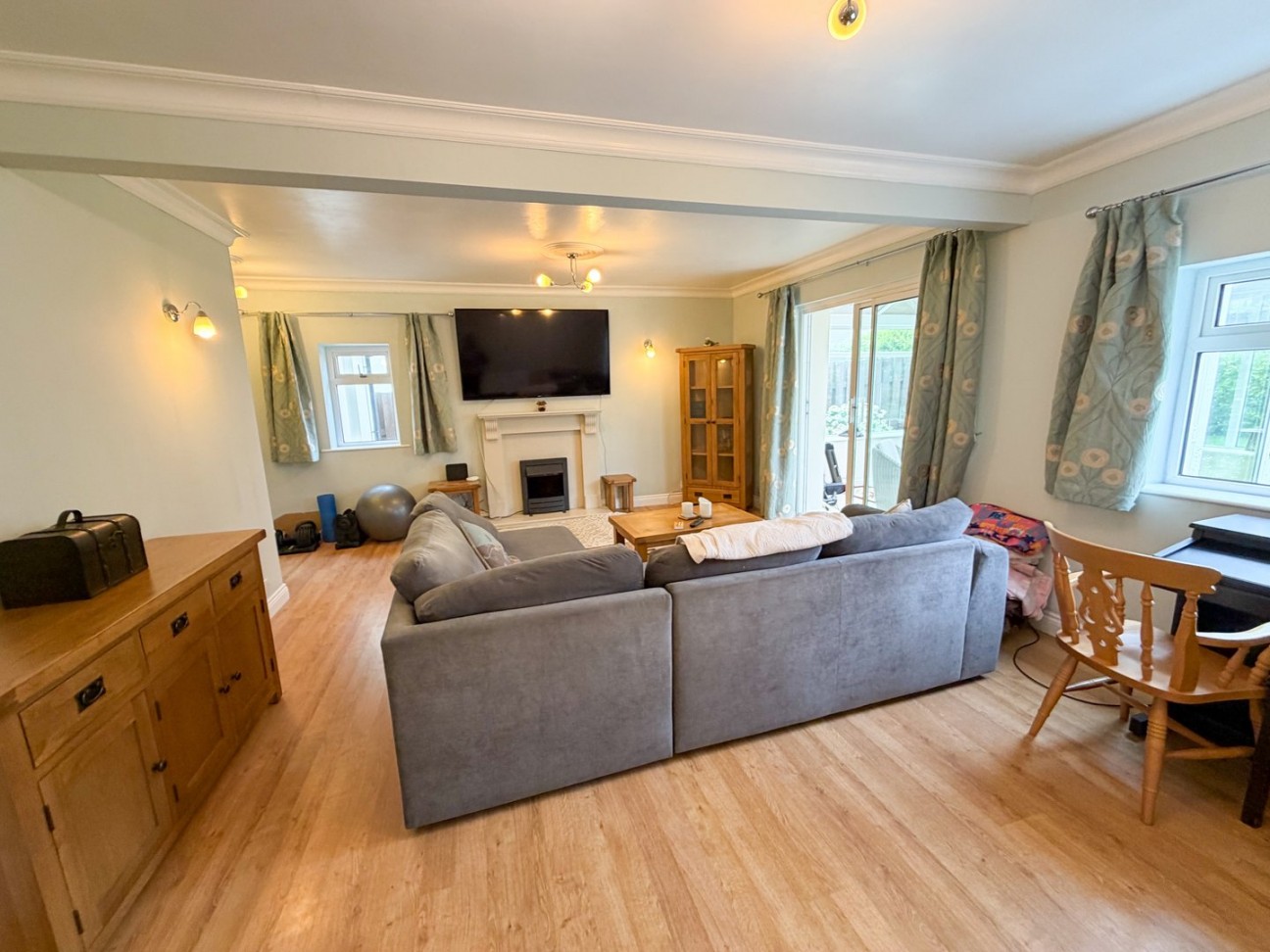 39, Groudle Road, Onchan, Isle of Man, IM3 2EF. - Photo 4 of 19