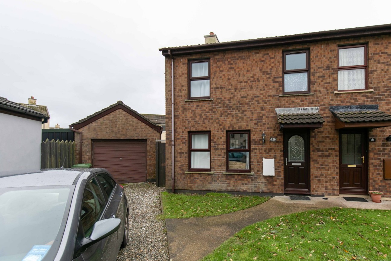 128, Maghergarran, Port Erin, IM9 6DA. - Photo 1 of 12