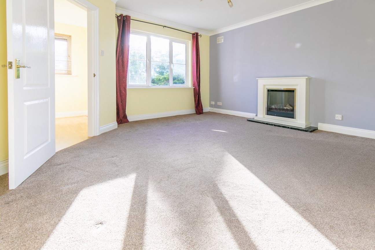 46, Maple Avenue, Onchan, IM3 3HN. - Photo 3 of 20