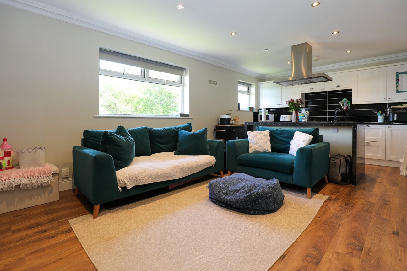 30, Stevenson Court, Douglas, IM2 2FA. - Photo 4 of 15