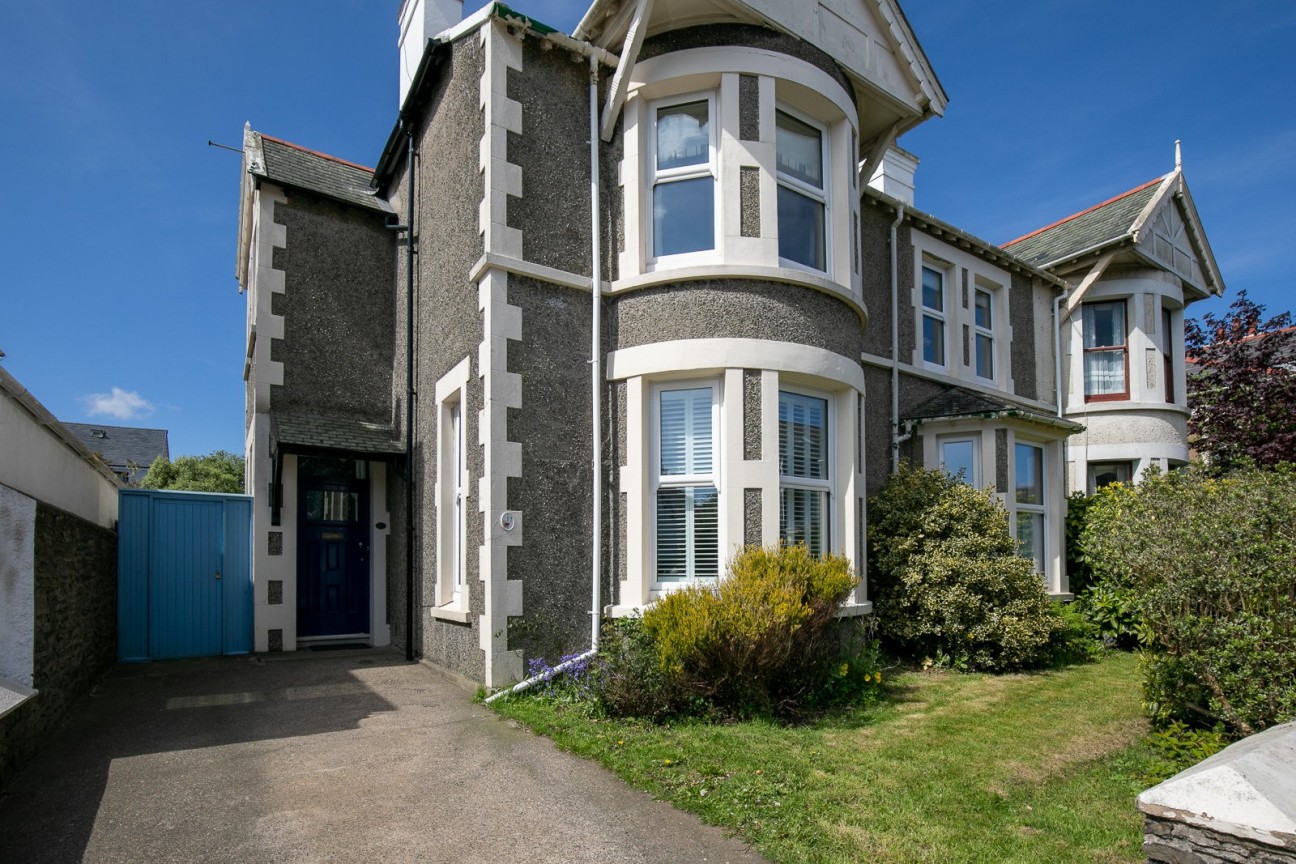17, Selborne Drive, Douglas, IM2 3LR. - Photo 1 of 30