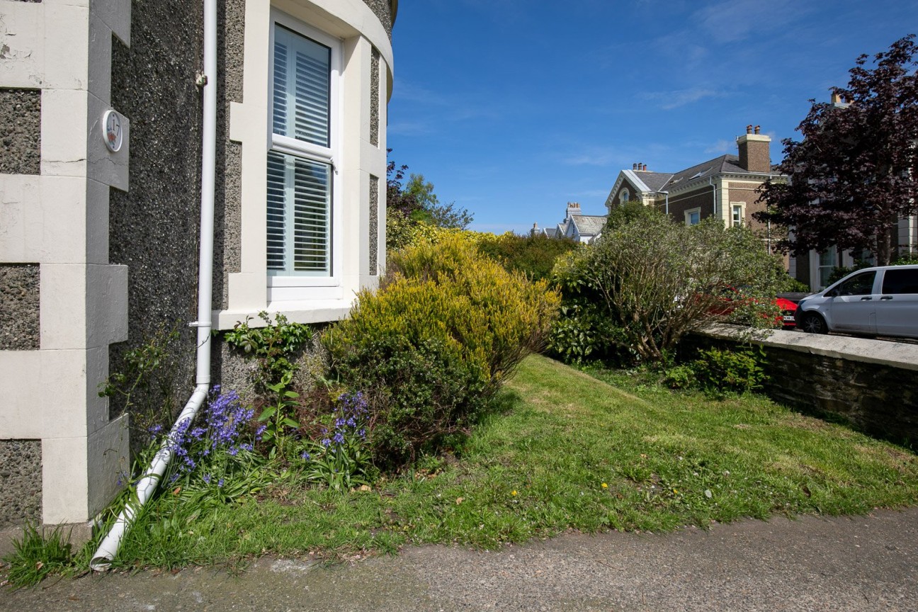 17, Selborne Drive, Douglas, IM2 3LR. - Photo 3 of 30