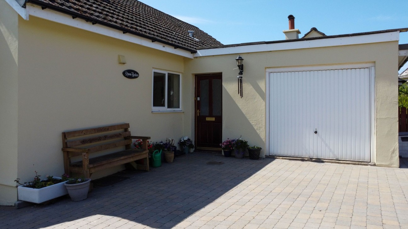 Dhoon Rushen, Surby Road, Port Erin, Isle of Man, IM9 6TE. - Photo 2 of 28
