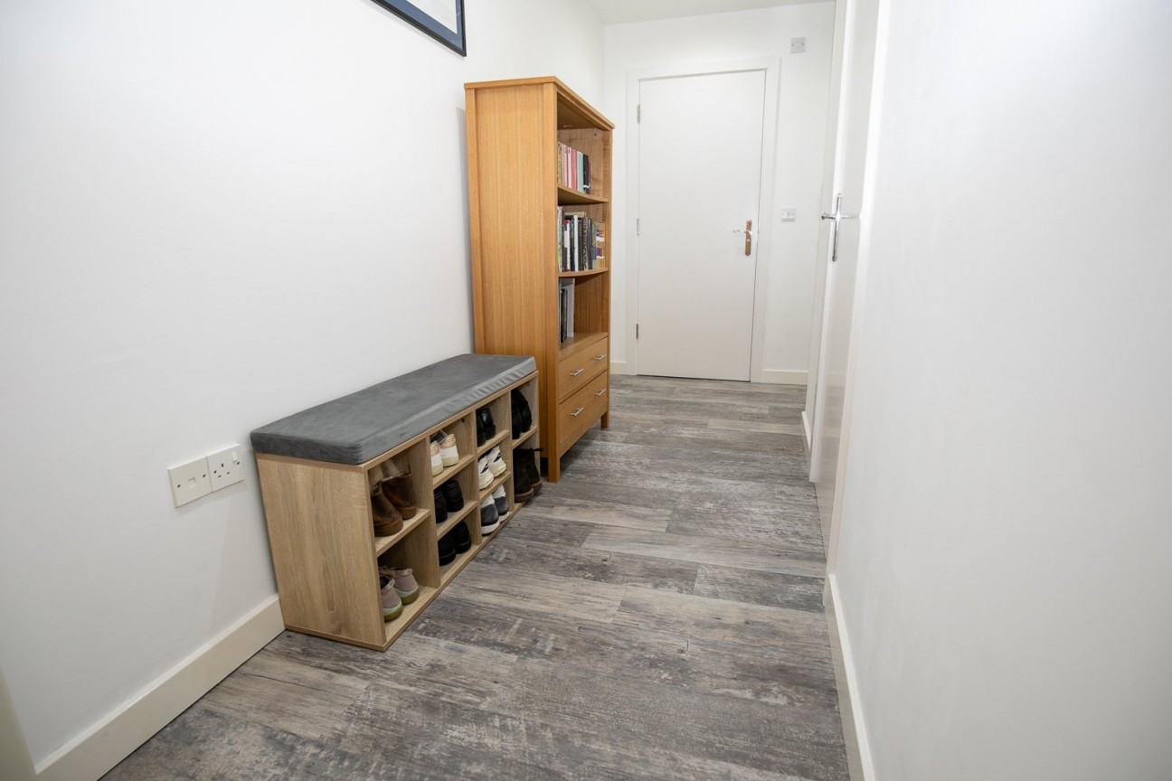 8 Queens Apartments, Palace Terrace, Douglas, IM2 4NX. - Photo 3 of 13
