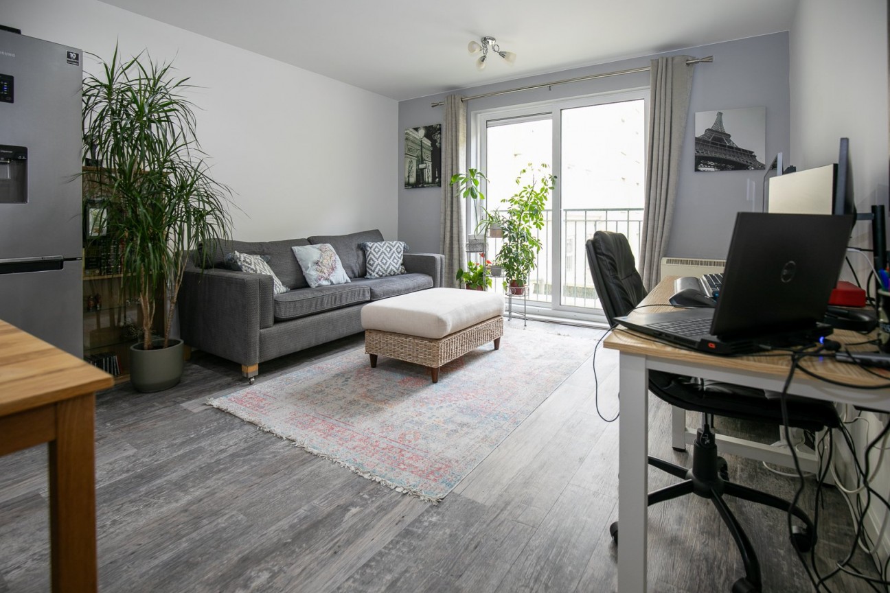 8 Queens Apartments, Palace Terrace, Douglas, IM2 4NX. - Photo 5 of 13