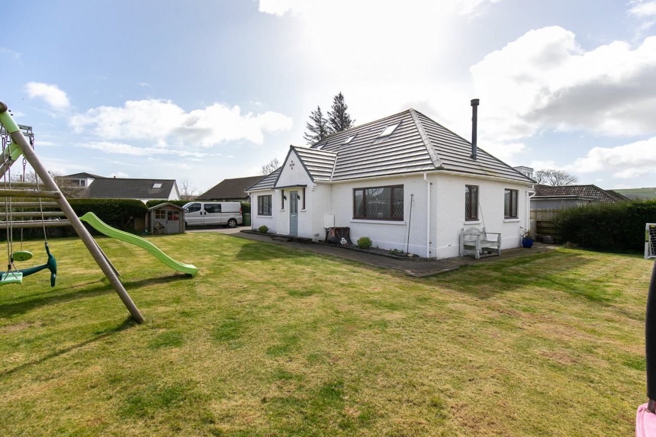 8, Ballagarey Road, Glen Vine, Isle of Man, IM4 4EA. - Photo 2 of 28