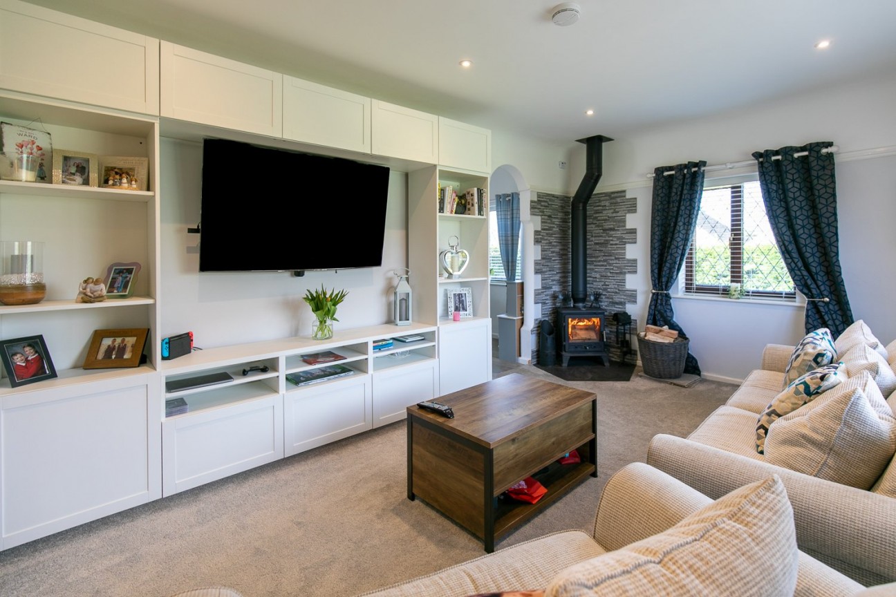 8, Ballagarey Road, Glen Vine, Isle of Man, IM4 4EA. - Photo 5 of 28