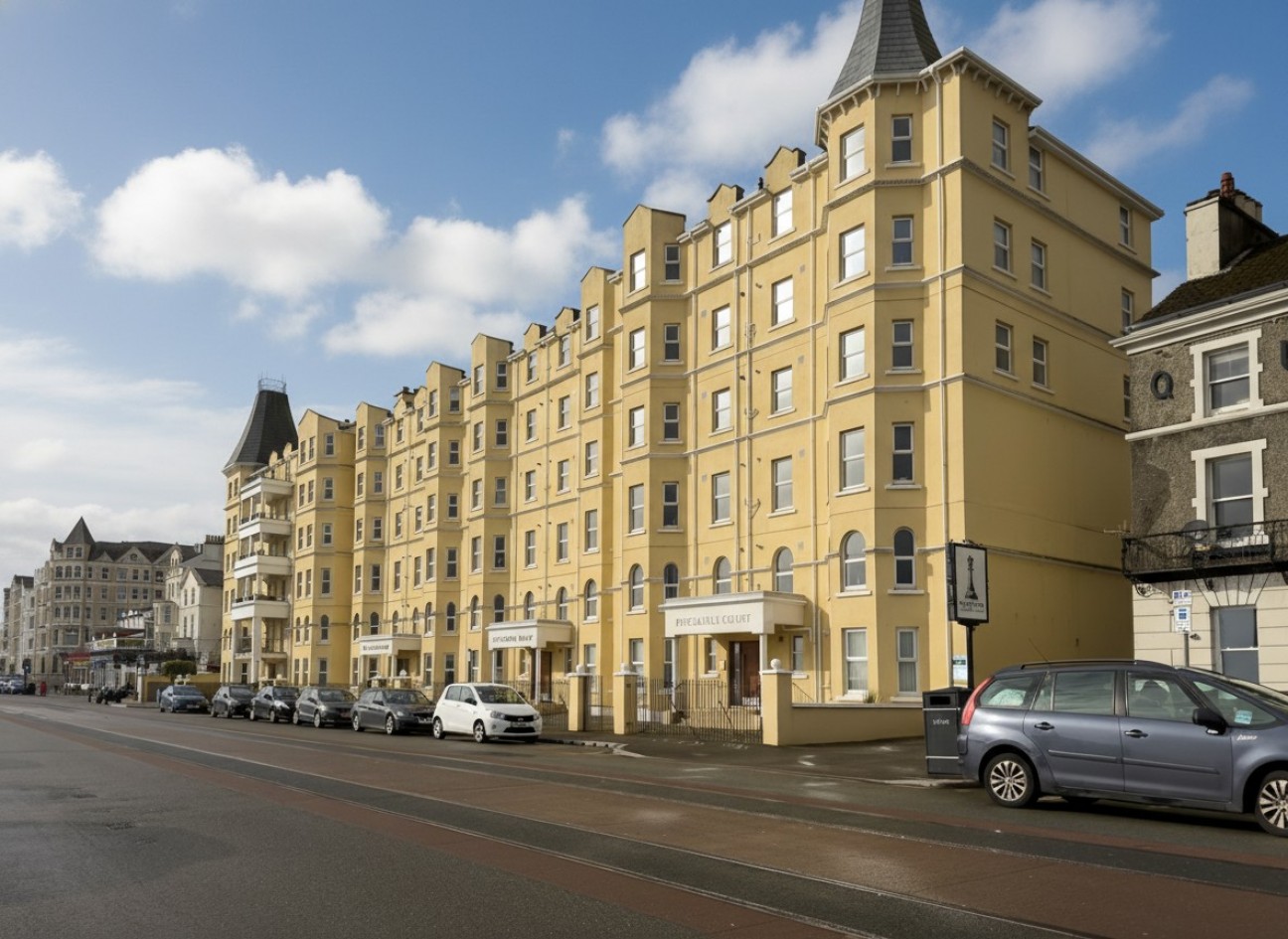 41 Piccadilly Court, Queens Promenade, IM2 4NS, Douglas. - Photo 1 of 24