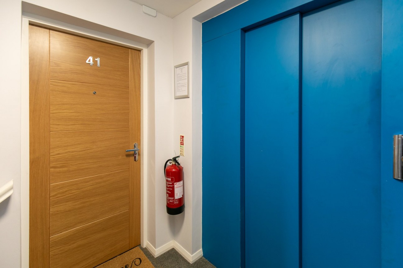 41 Piccadilly Court, Queens Promenade, IM2 4NS, Douglas. - Photo 4 of 24
