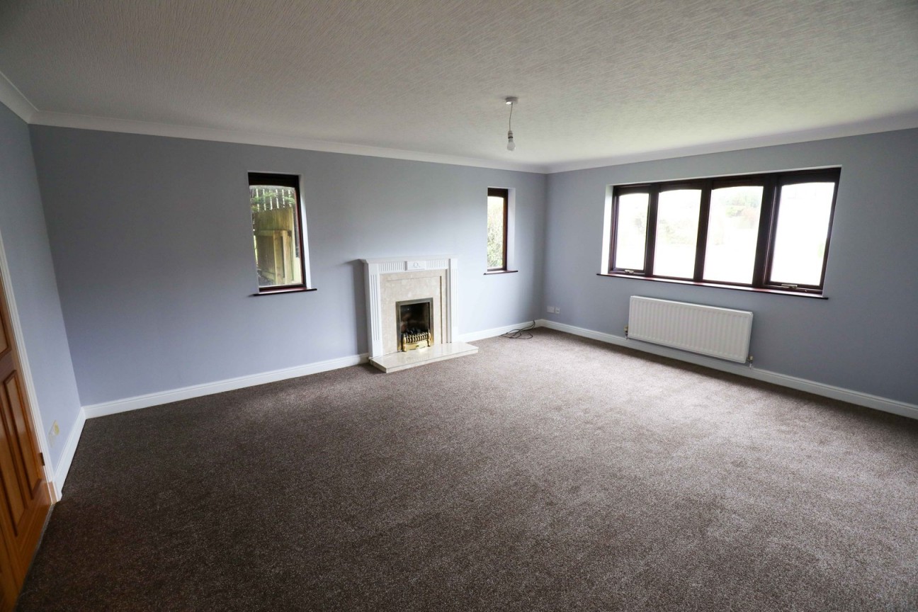 7, The Meadows, Douglas, IM2 1NQ. - Photo 4 of 23