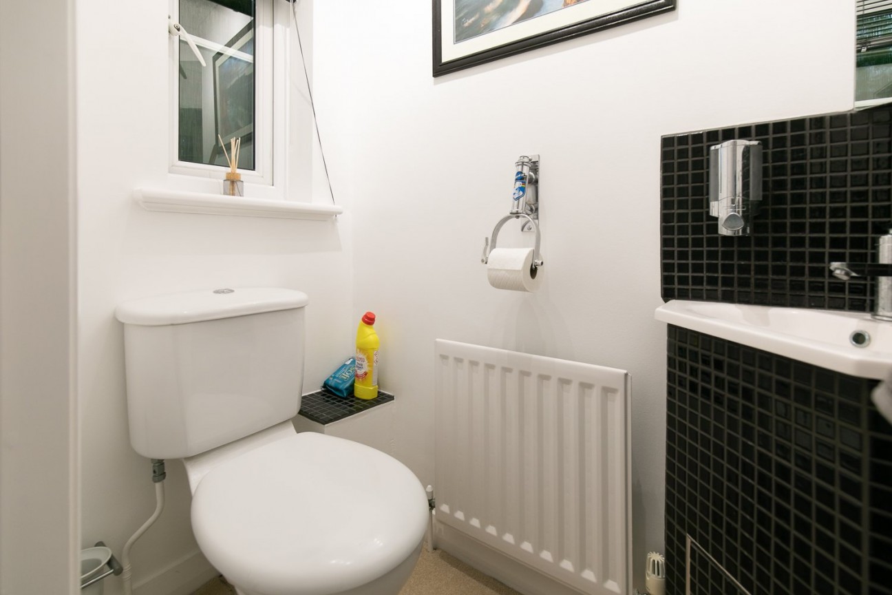 33, Y Vaarney Yiarg, Castletown, Isle of Man, IM9 1HZ. - Photo 3 of 10